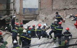 Sập nhà 4 tầng ở Hà Nội, tất cả nạn nhân đã được đưa ra ngoài