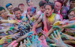 Học sinh Hải Phòng 'nhuộm' màu ảnh kỷ yếu