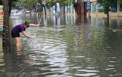 Các tuyến đường Đà Nẵng ngập sâu sau mưa lớn