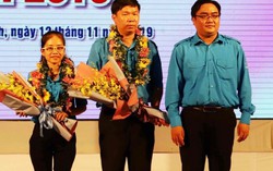  Đôi vai gầy đã quen với nhọc nhằn