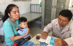 Con mắc sởi vì mẹ theo trào lưu 'anti vaccine'