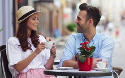 4 biểu hiện 'lật tẩy' họ thích nhau