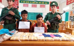 Quảng Bình: Bắt 2 người Lào thu giữ 100.000 viên ma túy 