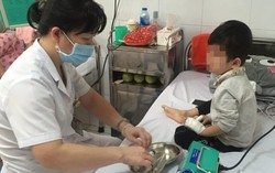 Nhiều trẻ suýt mất mạng vì cha mẹ chạy theo trào lưu nguy hiểm này