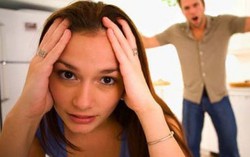 Bị vợ bắt quả tang, chồng hỏi 'Tại sao mày lại lừa tao?'