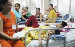 Vụ sập giàn giáo trường học tại TPHCM: Còn 7 học sinh nằm hồi sức cấp cứu