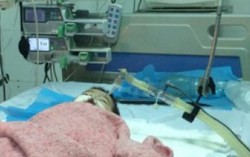 Mẹ bé bị tiêm nhầm: Không thể cứu được cháu nữa!