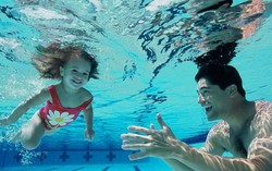 Hà Nội: 10 bể bơi bốn mùa có giá dưới 120.000 đồng/vé