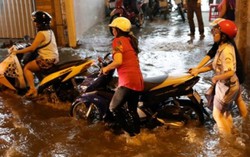 Triều cường biến nhiều phố thành sông