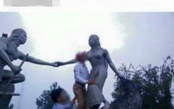 Kiểm điểm cán bộ huyện ‘hôn ngực' tượng nàng Biang