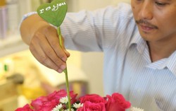 Các bước đơn giản để có bình hoa tặng vợ