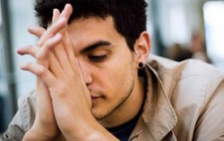 Phát hiện ‘động trời’ về lý do chồng vô cảm khi 'xuất quân'