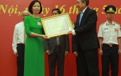 Giám đốc Bảo tàng PNVN nhận bằng khen Thủ tướng về học và làm theo Bác