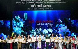 Nhân rộng gương người tốt, việc tốt để xã hội có thêm nhiều bông hoa đẹp