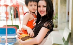 Người đẹp Janny Thủy Trần trao quà từ thiện cho trẻ em khuyết tật