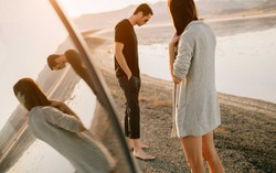 Trước ngày cưới nửa tháng, người yêu cũ năn nỉ quay lại