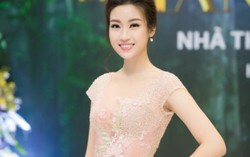 Hoa hậu Đỗ Mỹ Linh ngọt ngào với váy tông màu pastel 