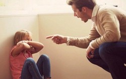 Con trầm cảm vì bố miệt thị, luôn tạo áp lực học hành