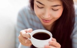 Bí quyết trắng răng cho dân văn phòng thích uống cà phê