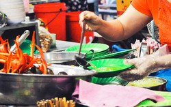 Cách giúp bạn tránh ngộ độc thực phẩm khi đi du lịch dịp nghỉ lễ