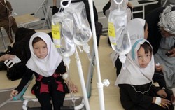 Hơn 60 nữ sinh Afghanistan trúng độc từ nguồn nước