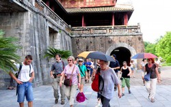Du khách quốc tế đến Việt Nam: 10 đến, 1 trở lại!