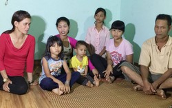 42 tuổi với 8 lần sinh con và xây nhà 3 lần vẫn chưa xong