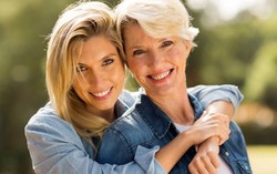 Con dâu cáu gắt mẹ chồng