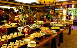 Buffet chay đầy màu sắc cho rằm tháng Giêng