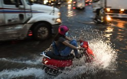 Áp thấp nhiệt đới trên Biển Đông, Sài Gòn nguy cơ ngập úng
