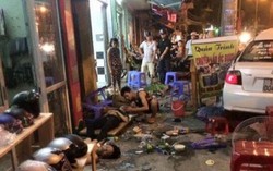 'Xe điên' ủi bay quán ăn đêm, 4 người bị thương nặng