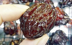 Làm ô mai chua ngọt lưu giữ hương vị mận chín quanh năm