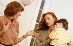 Từ mặt con dâu do bất đồng việc chăm cháu