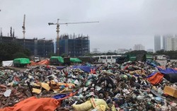 Nội thành Hà Nội rác ngập phố