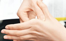 Giải độc bằng cách bấm huyệt