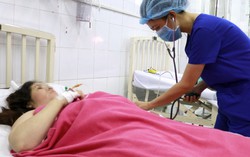 Cứu sống sản phụ bị nhau tiền đạo cài răng lược xâm lấn bàng quang hiếm gặp