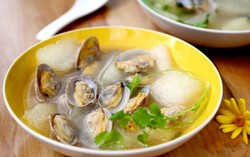Mát lành canh bí nấu ngao ngày hè nóng bức