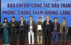 Trao giải báo chí chống tham nhũng cho 31 tác phẩm