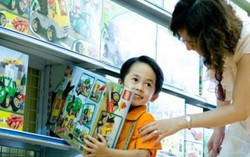 Nên và không nên đáp ứng khi trẻ đòi mua đồ