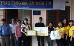 Bàn giao 'Mái ấm niềm tin' cho phụ nữ nghèo