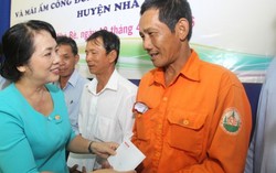 Trao Mái ấm Công đoàn tới nữ công nhân đơn thân