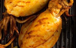Nhâm nhi mực nướng sốt cay