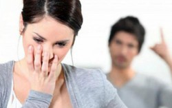 Mới cưới nhau mà mỗi lần chồng đụng vào người là thấy sợ