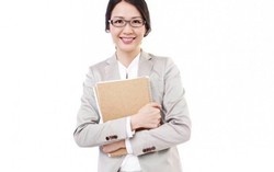 Phụ nữ Nhật Bản đấu tranh đòi đeo kính khi đi làm
