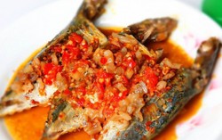 Cá nục kho ớt tỏi