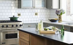 Bếp khác biệt bằng backsplash