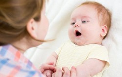 Cách chăm sóc trẻ ngày hè để bé không ốm
