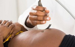 Những cách thử thai khác lạ của người xưa