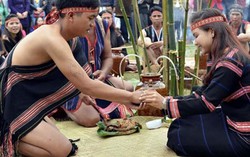Thông điệp tình yêu trong 3 tập tục ấn tượng của lễ cưới người T’rin 