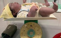 Bé nặng 5,5kg chào đời bằng phương pháp sinh thường